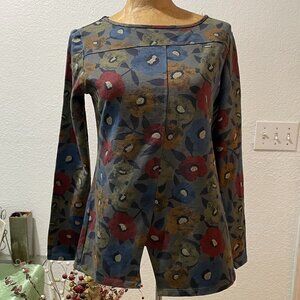 NWT $100 + AMICI by BACI Green Glittery Print Top S Made in Italy